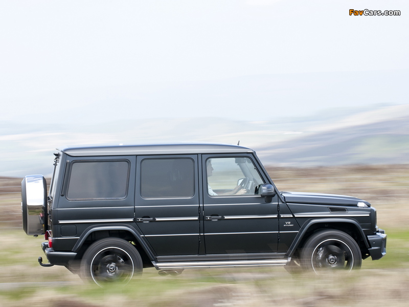 Images of Mercedes-Benz G 63 AMG UK-spec (W463) 2012 (800 x 600)