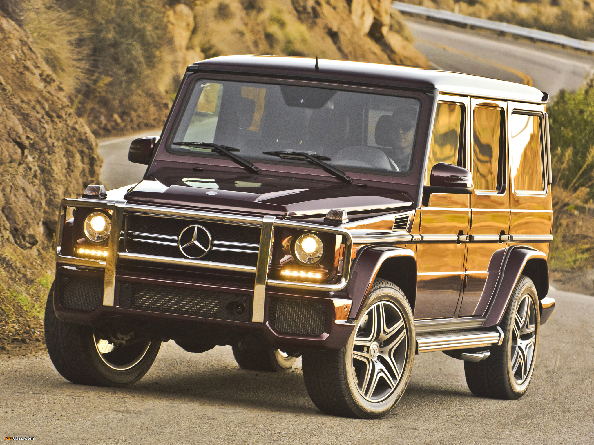 Images of Mercedes-Benz G 63 AMG US-spec (W463) 2012 (2048 x 1536)