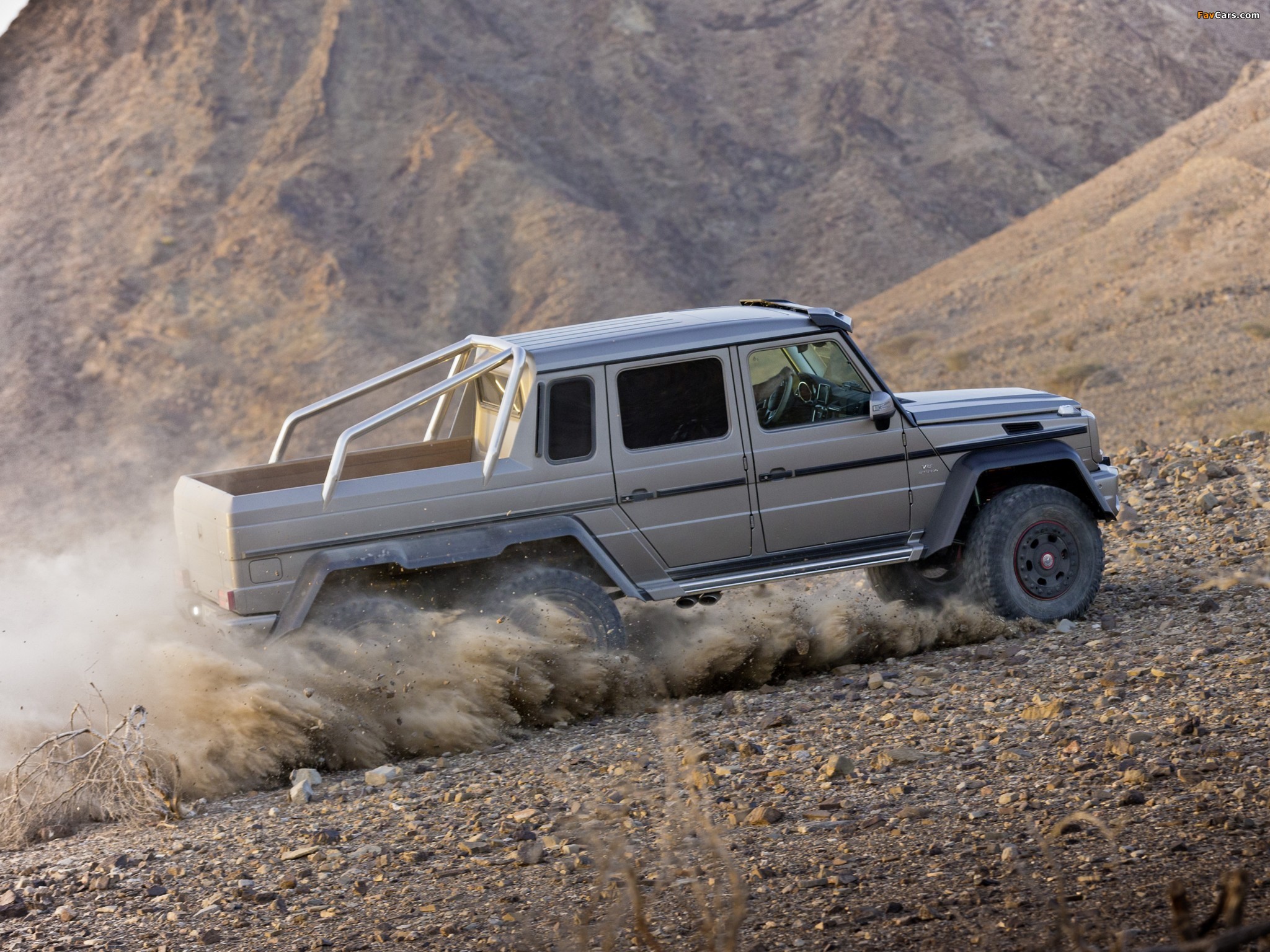 Images of Mercedes-Benz G 63 AMG 6x6 (W463) 2013 (2048 x 1536)
