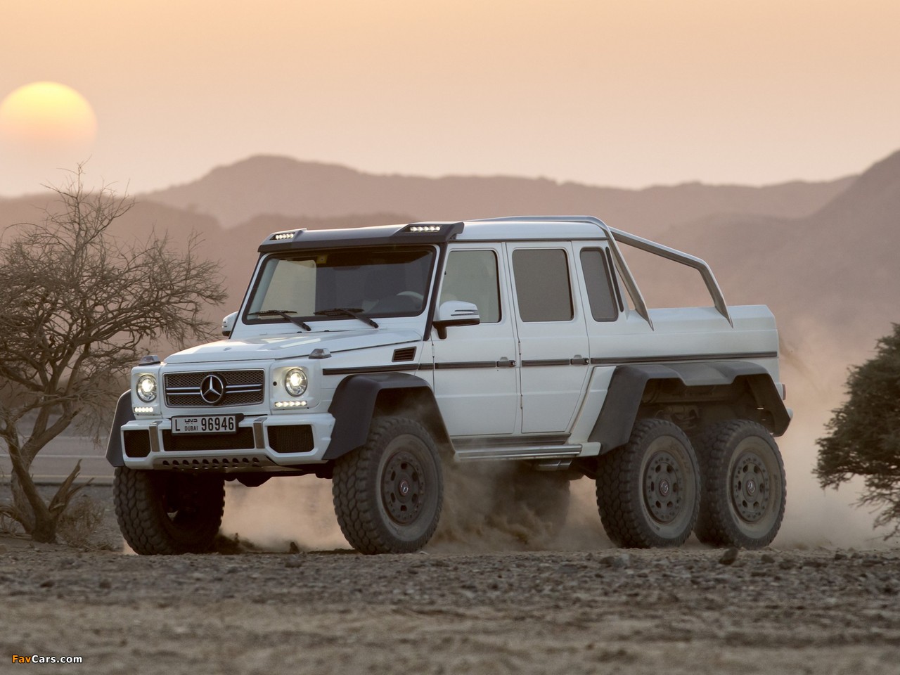 Images of Mercedes-Benz G 63 AMG 6x6 (W463) 2013 (1280 x 960)