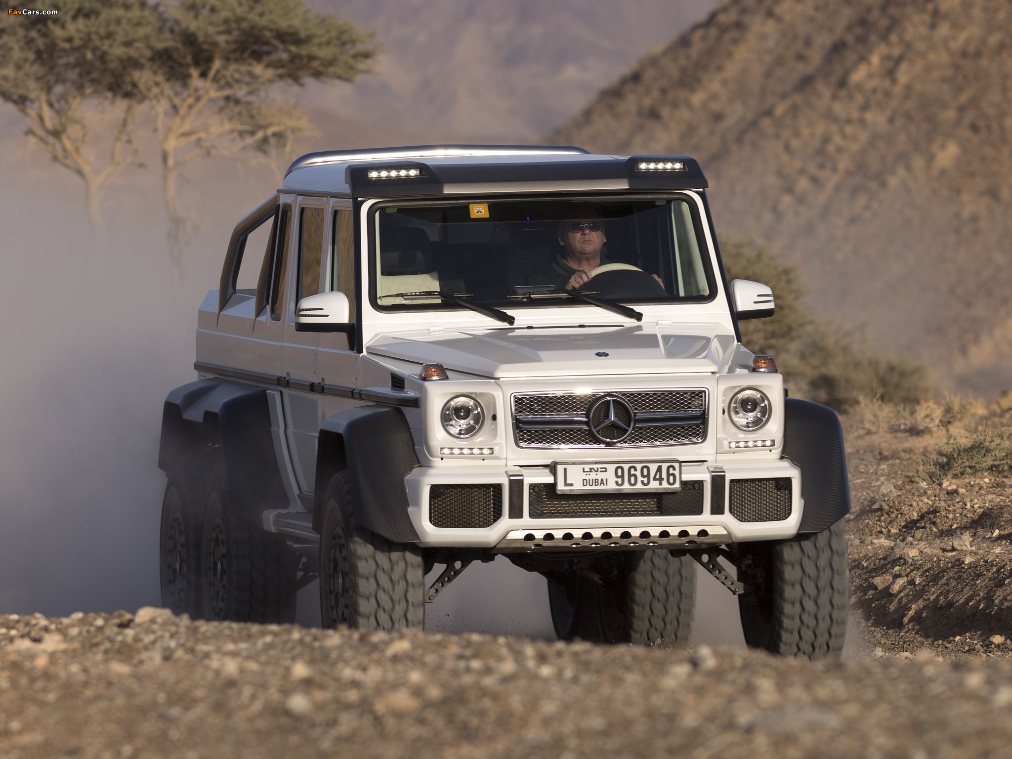 Images of Mercedes-Benz G 63 AMG 6x6 (W463) 2013 (2048 x 1536)