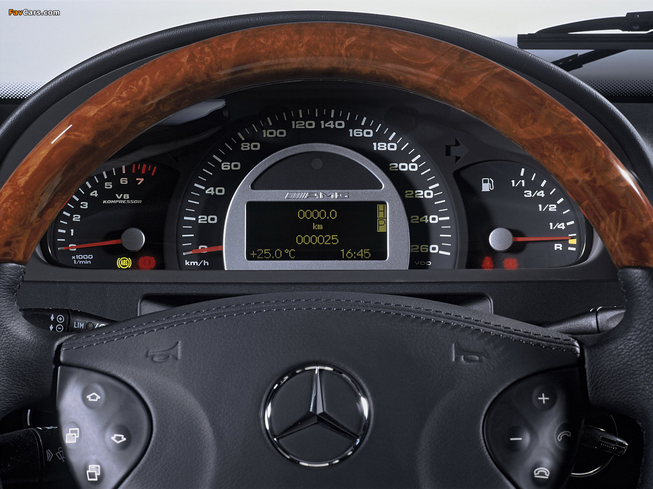 Mercedes-Benz G 55 Kompressor AMG (W463) 2004–06 wallpapers (1280 x 960)