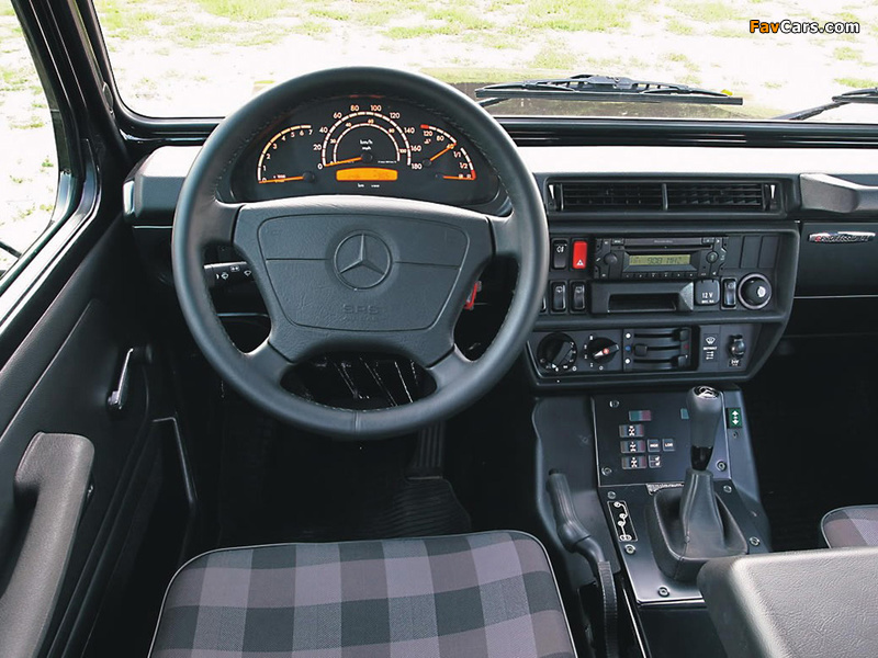 Mercedes-Benz G 300 CDI Professional (W461) 2010 images (800 x 600)