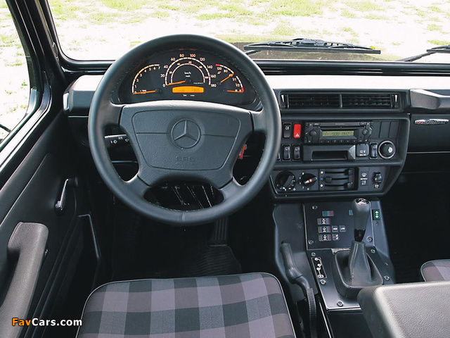 Mercedes-Benz G 300 CDI Professional (W461) 2010 images (640 x 480)