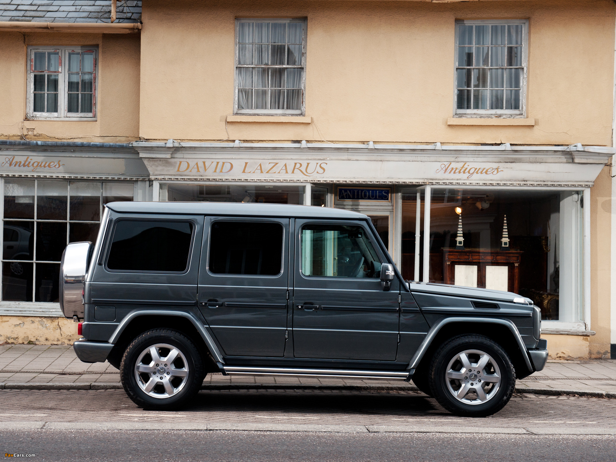 Mercedes-Benz G 350 BlueTec UK-spec (W463) 2010–12 photos (2048 x 1536)