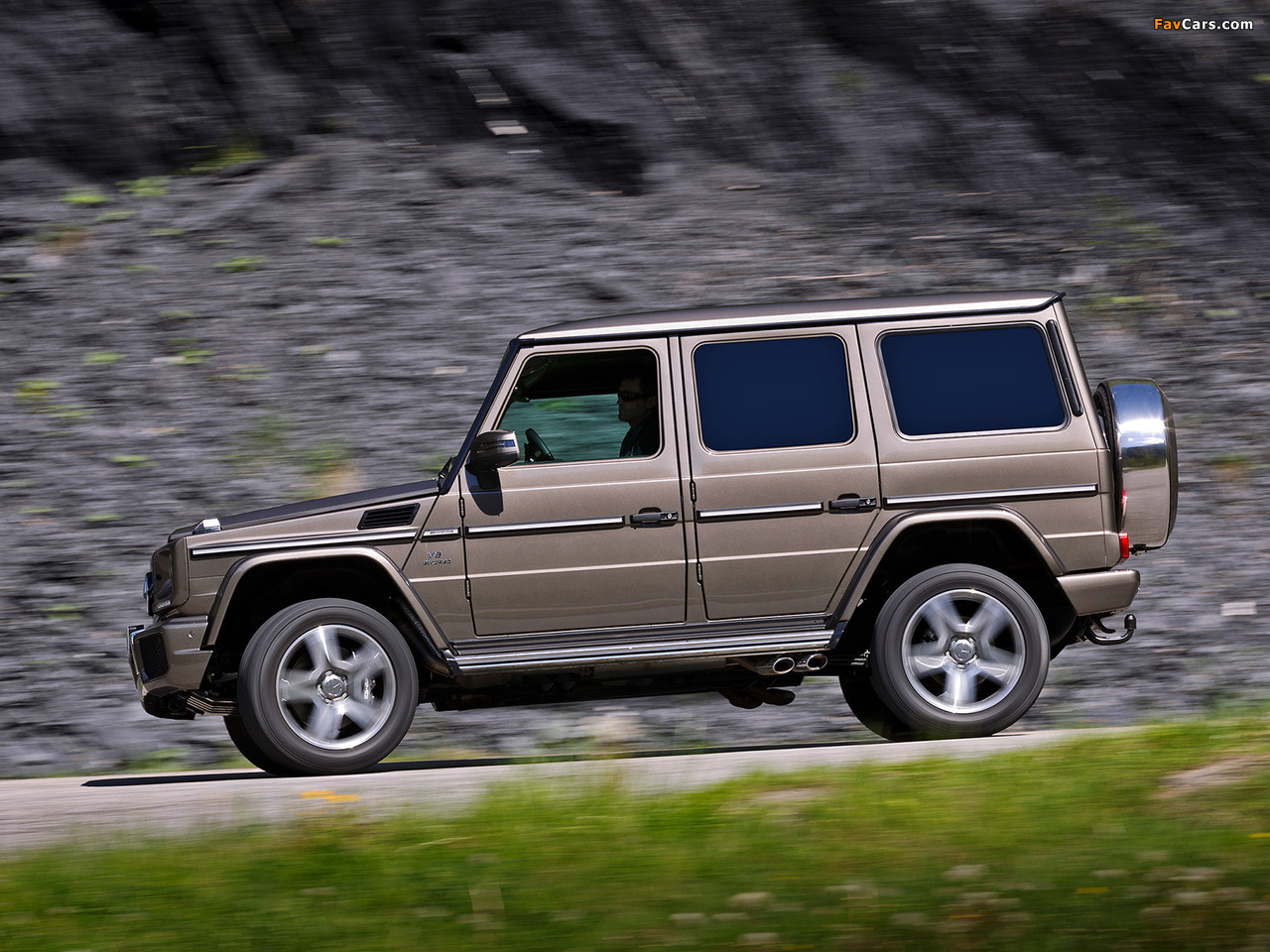 Mercedes-Benz G 63 AMG (W463) 2012 images (1280 x 960)