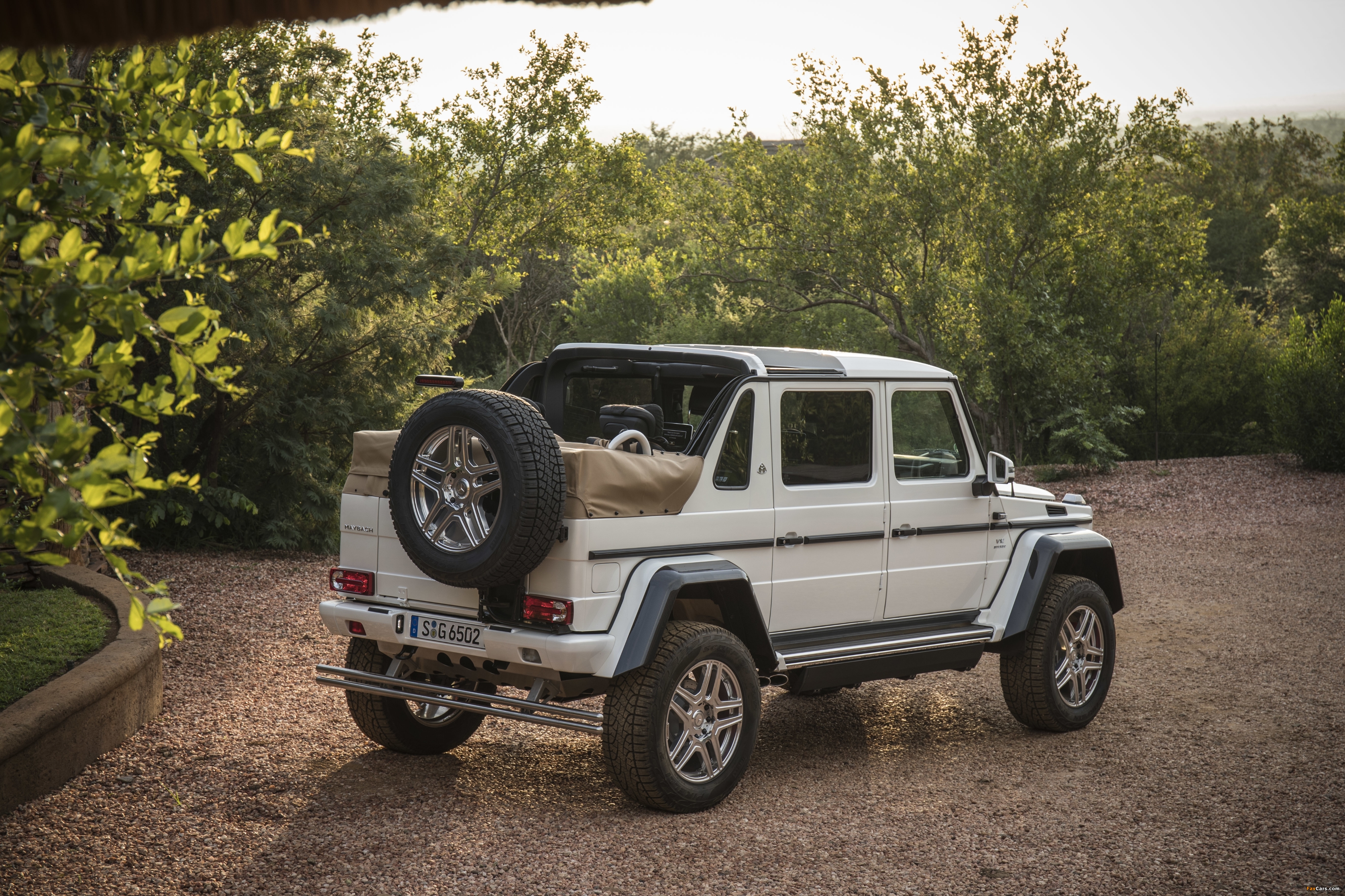 Mercedes-Maybach G 650 Landaulet (W463) 2017 images (4096 x 2730)