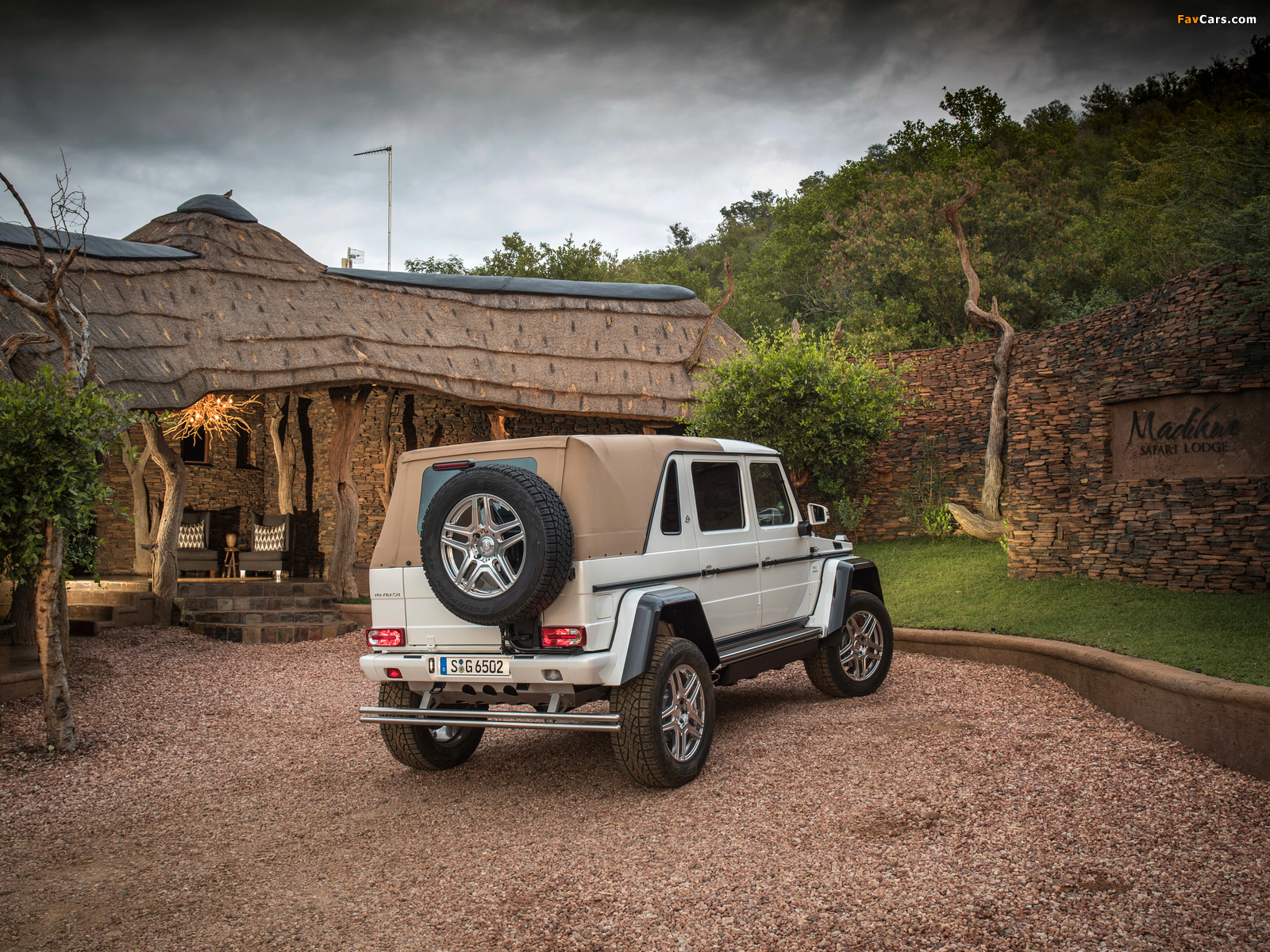 Mercedes-Maybach G 650 Landaulet (W463) 2017 images (1600 x 1200)