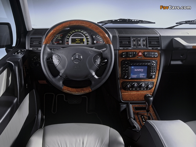 Photos of Mercedes-Benz G 55 Kompressor AMG (W463) 2004–06 (640 x 480)