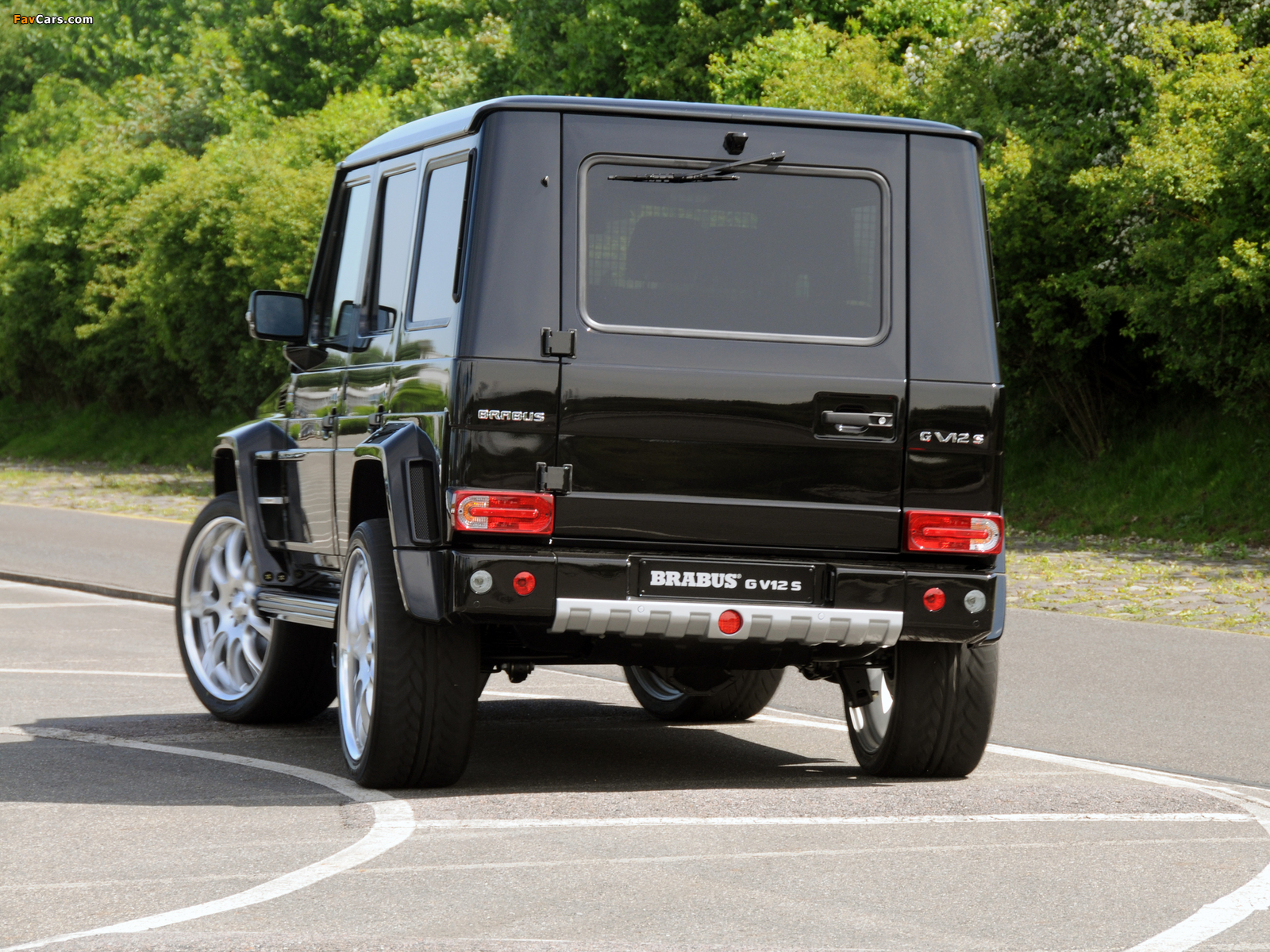 Photos of Brabus G V12 S Biturbo Widestar (W463) 2010–12 (1600 x 1200)