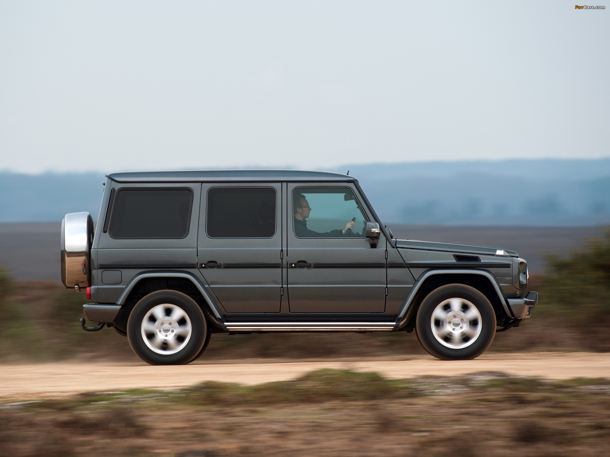 Photos of Mercedes-Benz G 350 BlueTec UK-spec (W463) 2010–12 (2048 x 1536)