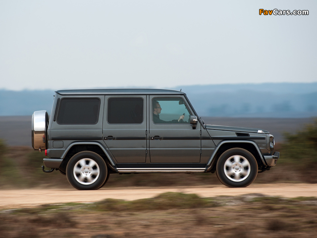 Photos of Mercedes-Benz G 350 BlueTec UK-spec (W463) 2010–12 (640 x 480)