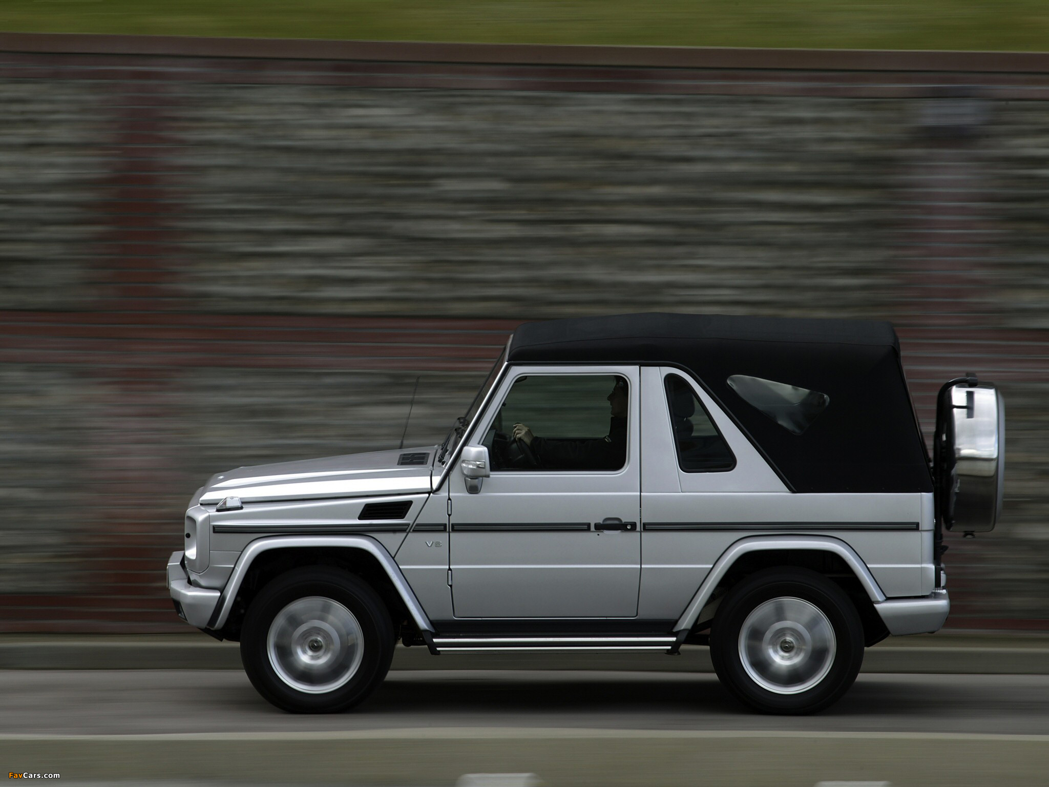 Pictures of Mercedes-Benz G 400 CDI Cabrio (W463) 2000–06 (2048 x 1536)