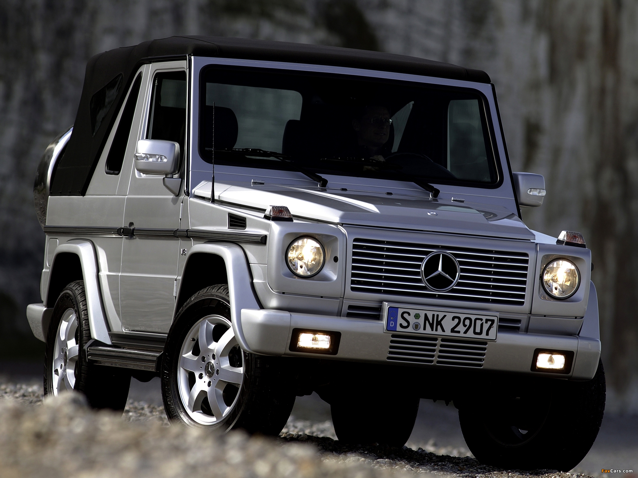 Pictures of Mercedes-Benz G 400 CDI Cabrio (W463) 2000–06 (2048 x 1536)