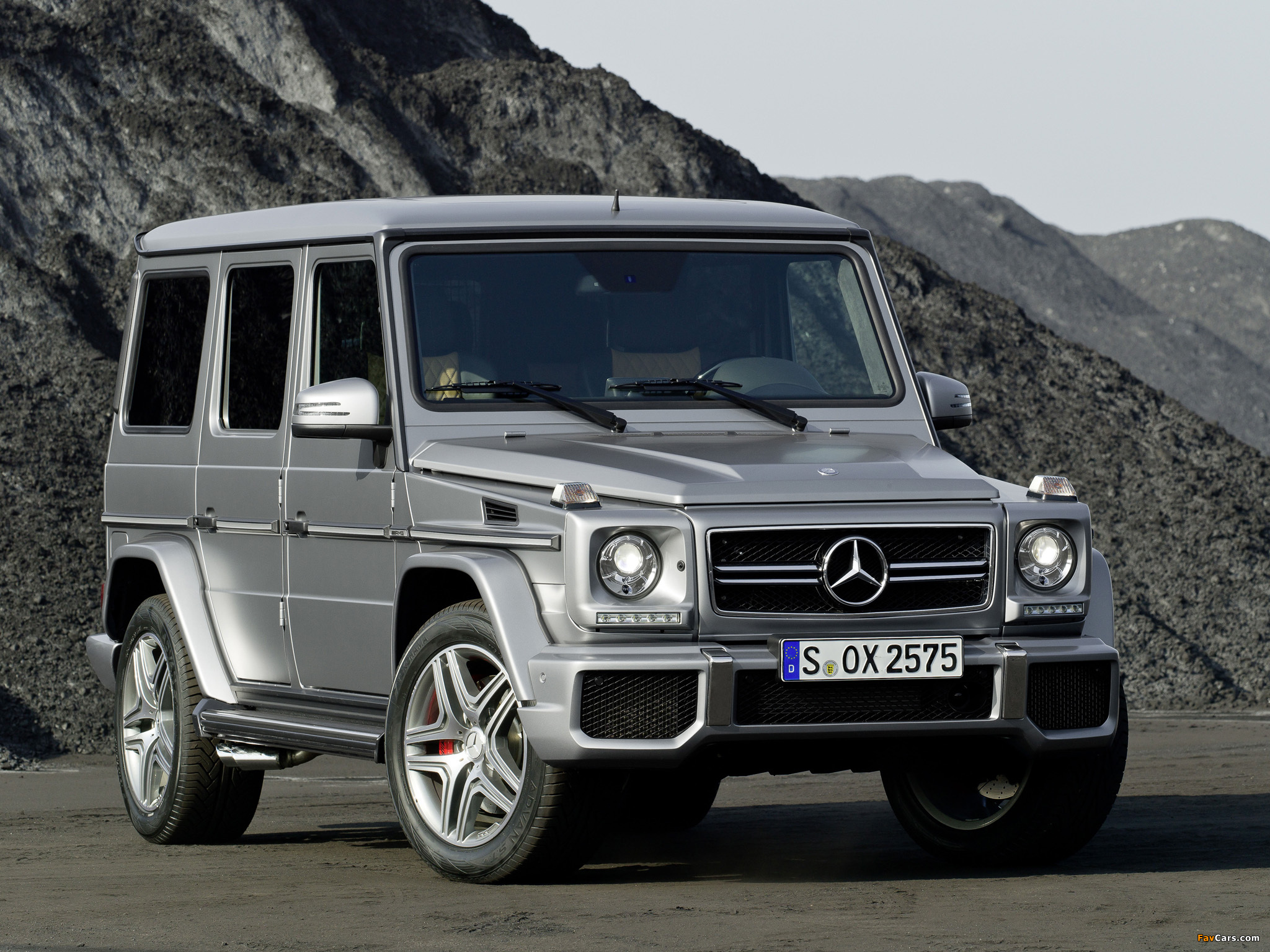 Pictures of Mercedes-Benz G 63 AMG (W463) 2012 (2048 x 1536)