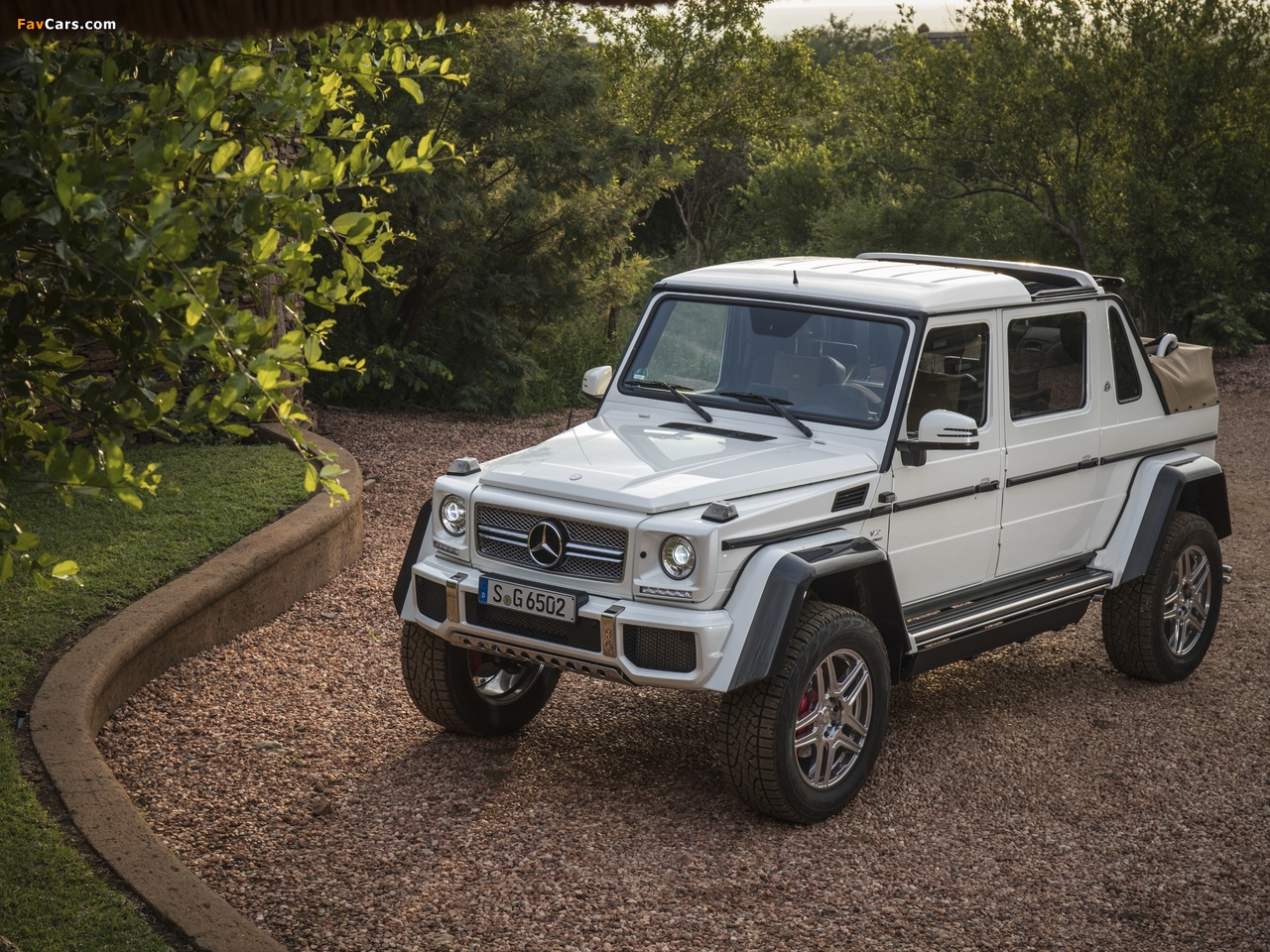 Pictures of Mercedes-Maybach G 650 Landaulet (W463) 2017 (1280 x 960)