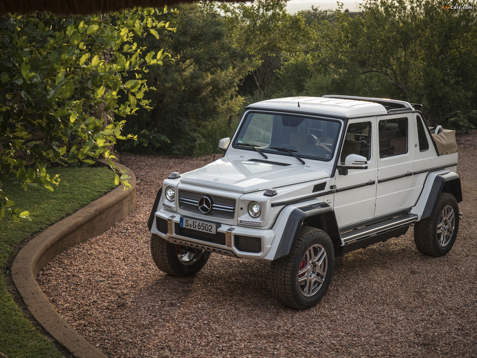 Pictures of Mercedes-Maybach G 650 Landaulet (W463) 2017 (1600 x 1200)