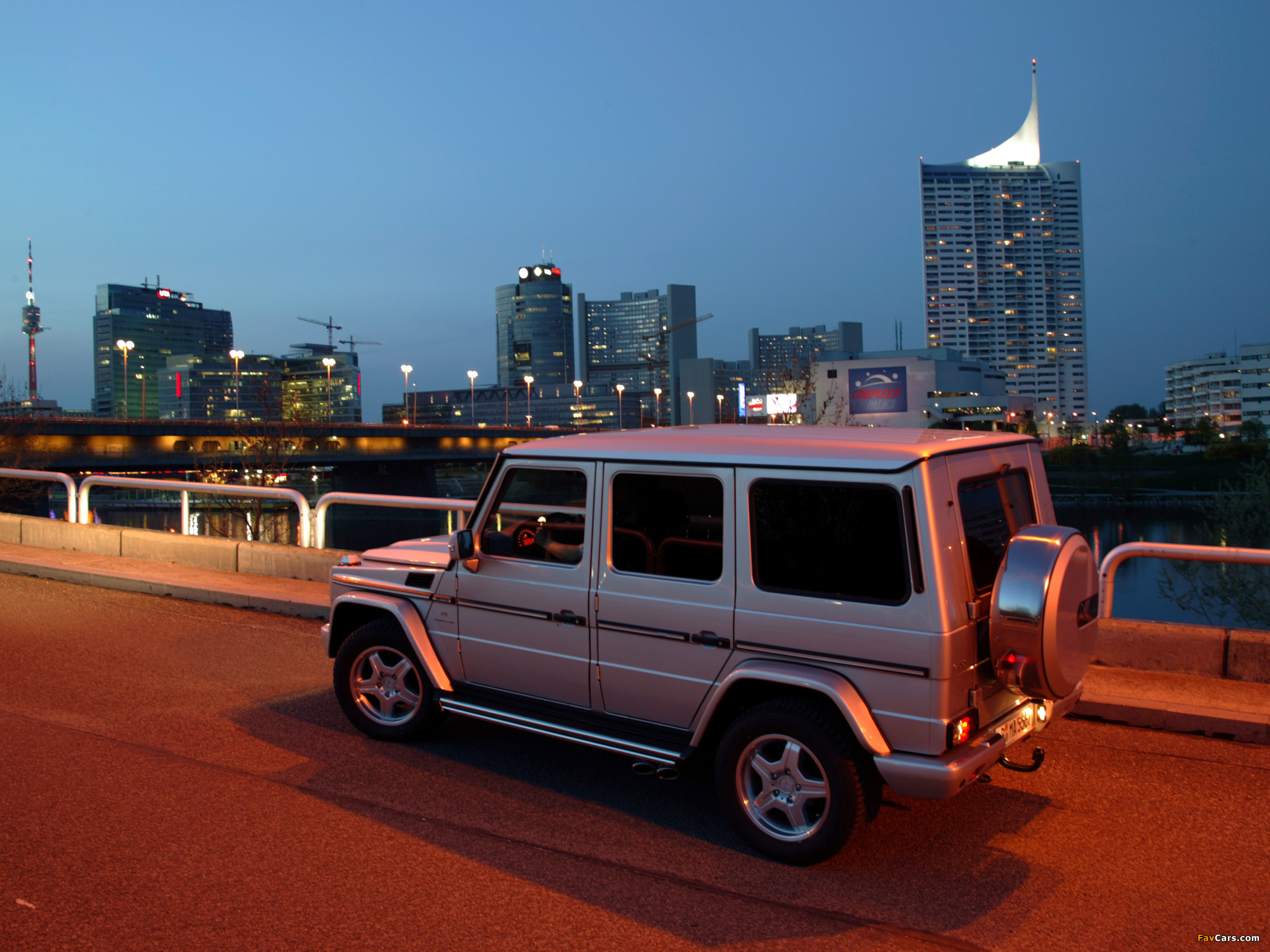 Mercedes-Benz G 55 Kompressor AMG (W463) 2004–06 wallpapers (2048 x 1536)