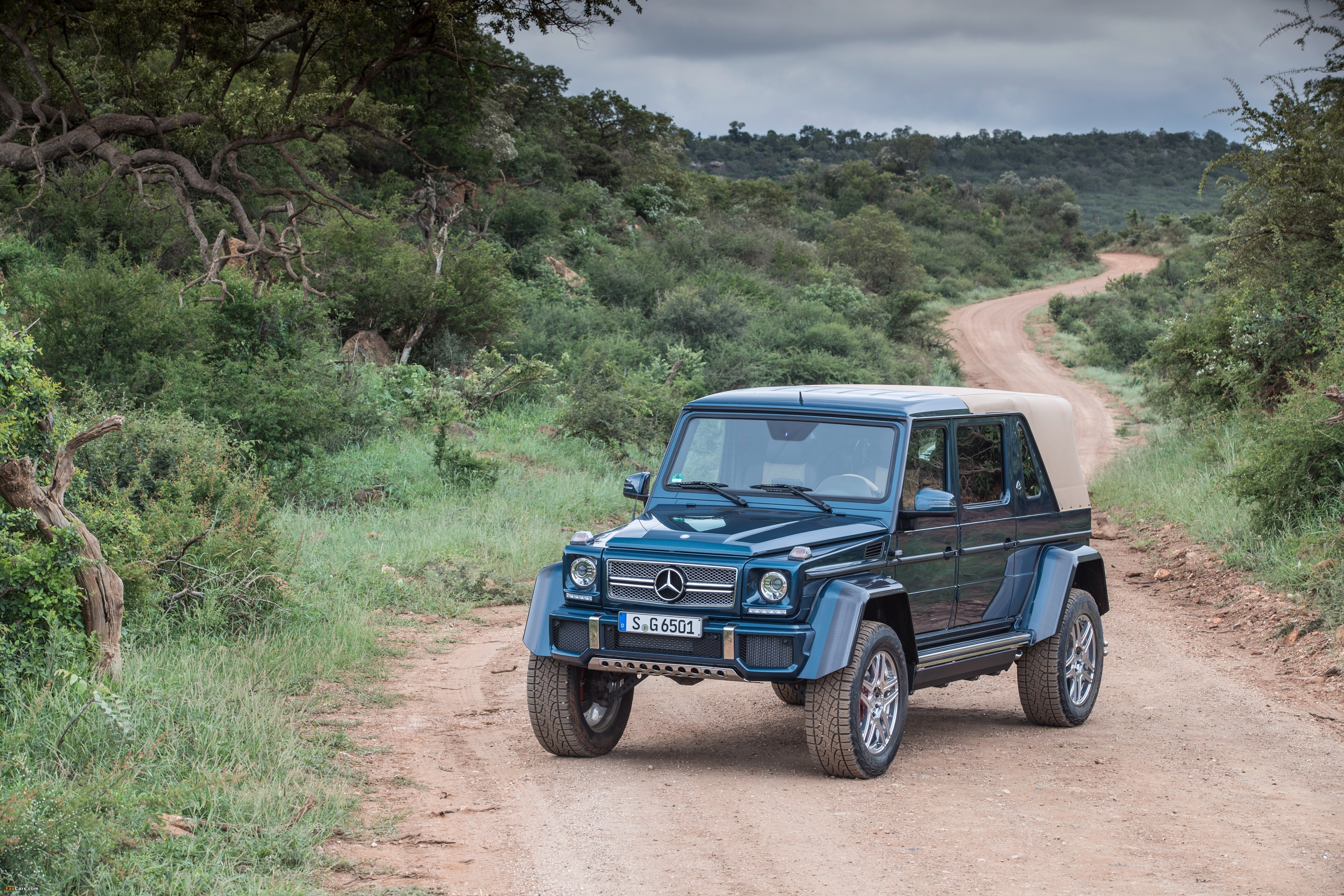 Mercedes-Maybach G 650 Landaulet (W463) 2017 wallpapers (4096 x 2731)