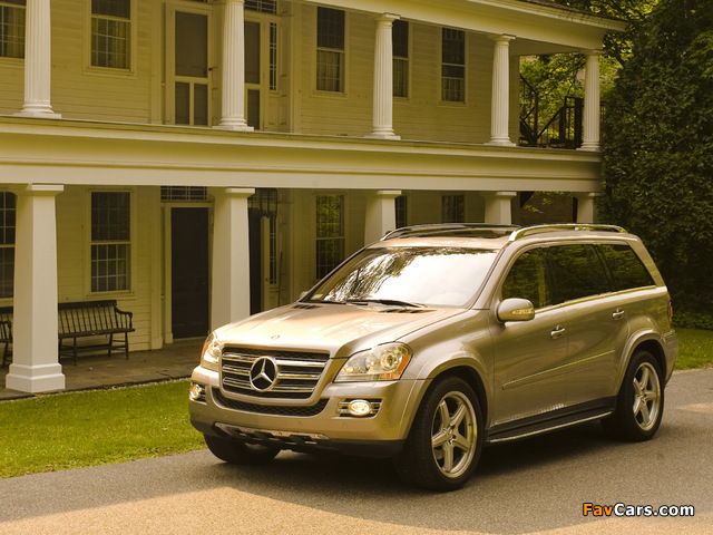 Images of Mercedes-Benz GL 550 US-spec (X164) 2006–09 (640 x 480)
