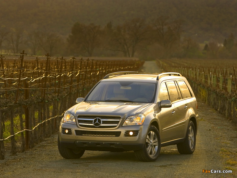 Images of Mercedes-Benz GL 450 US-spec (X164) 2006–09 (800 x 600)