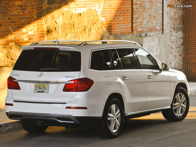 Images of Mercedes-Benz GL 350 BlueTec US-spec (X166) 2012 (800 x 600)