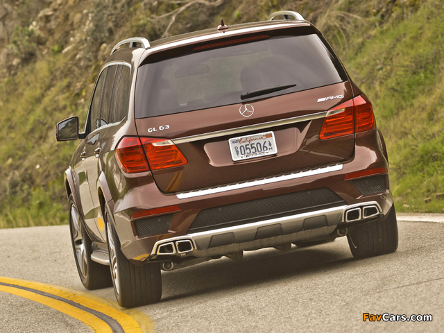 Images of Mercedes-Benz GL 63 AMG US-spec (X166) 2012 (640 x 480)