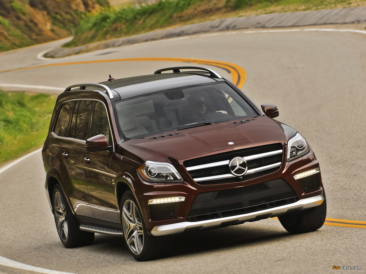 Images of Mercedes-Benz GL 63 AMG US-spec (X166) 2012 (1280 x 960)