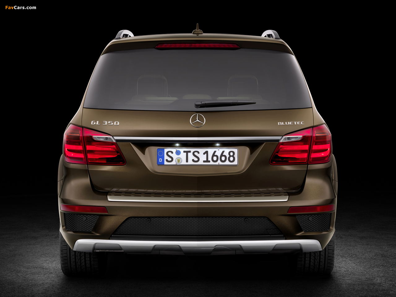 Images of Mercedes-Benz GL 350 BlueTec AMG Sports Package (X166) 2012 (1280 x 960)