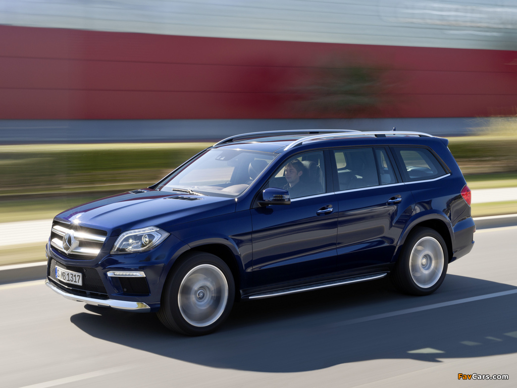 Images of Mercedes-Benz GL 350 BlueTec AMG Sports Package (X166) 2012 (1024 x 768)