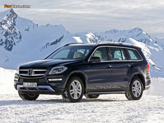 Images of Mercedes-Benz GL 500 BlueEfficiency (X166) 2012 (640 x 480)