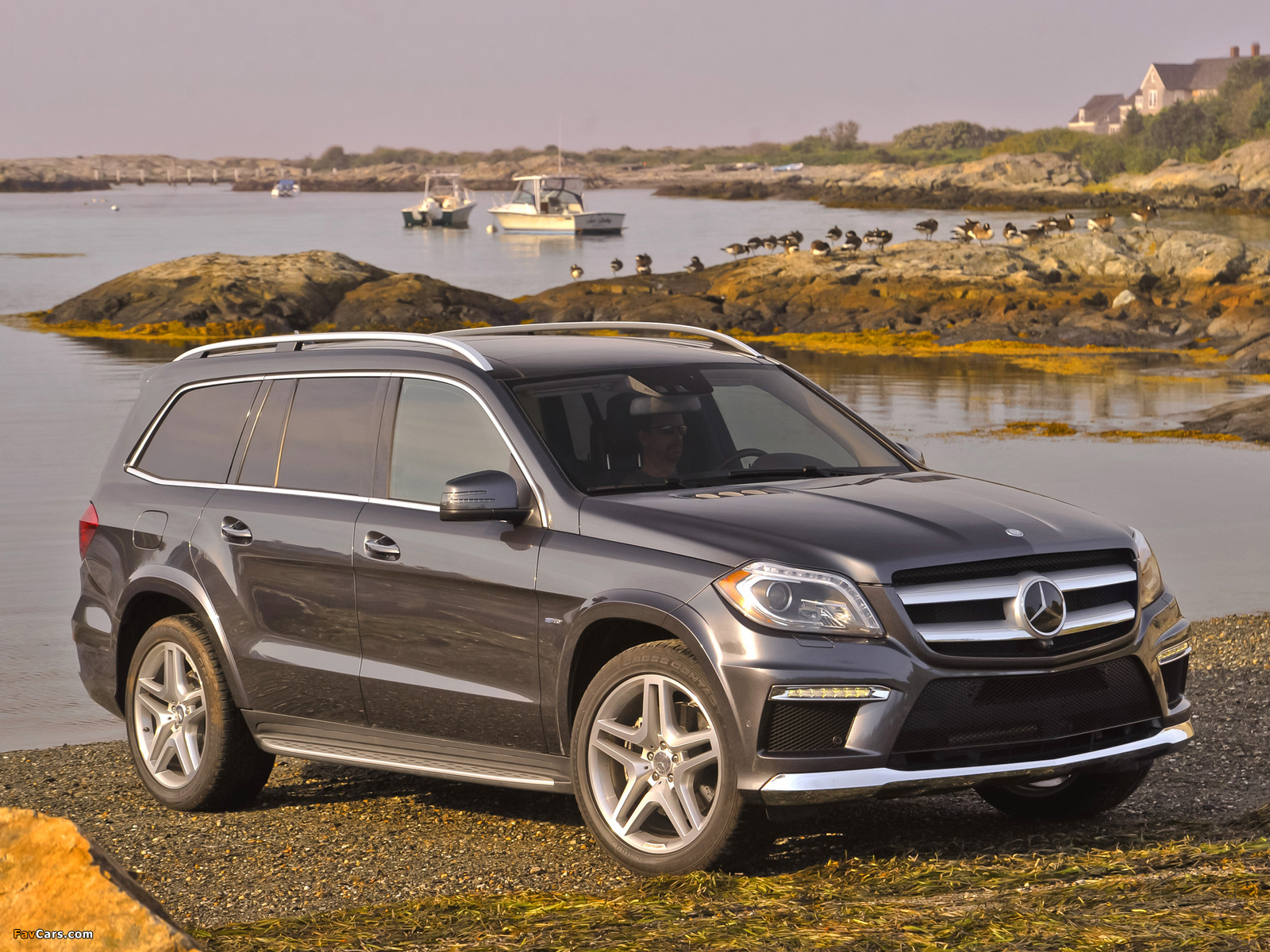 Images of Mercedes-Benz GL 550 AMG Sports Package (X166) 2012 (1600 x 1200)
