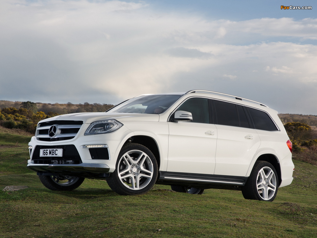 Images of Mercedes-Benz GL 350 BlueTec AMG Sports Package UK-spec (X166) 2013 (1024 x 768)