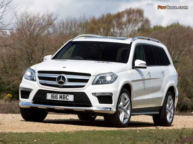 Images of Mercedes-Benz GL 350 BlueTec AMG Sports Package UK-spec (X166) 2013 (640 x 480)