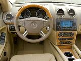 Mercedes-Benz GL 550 US-spec (X164) 2006–09 images