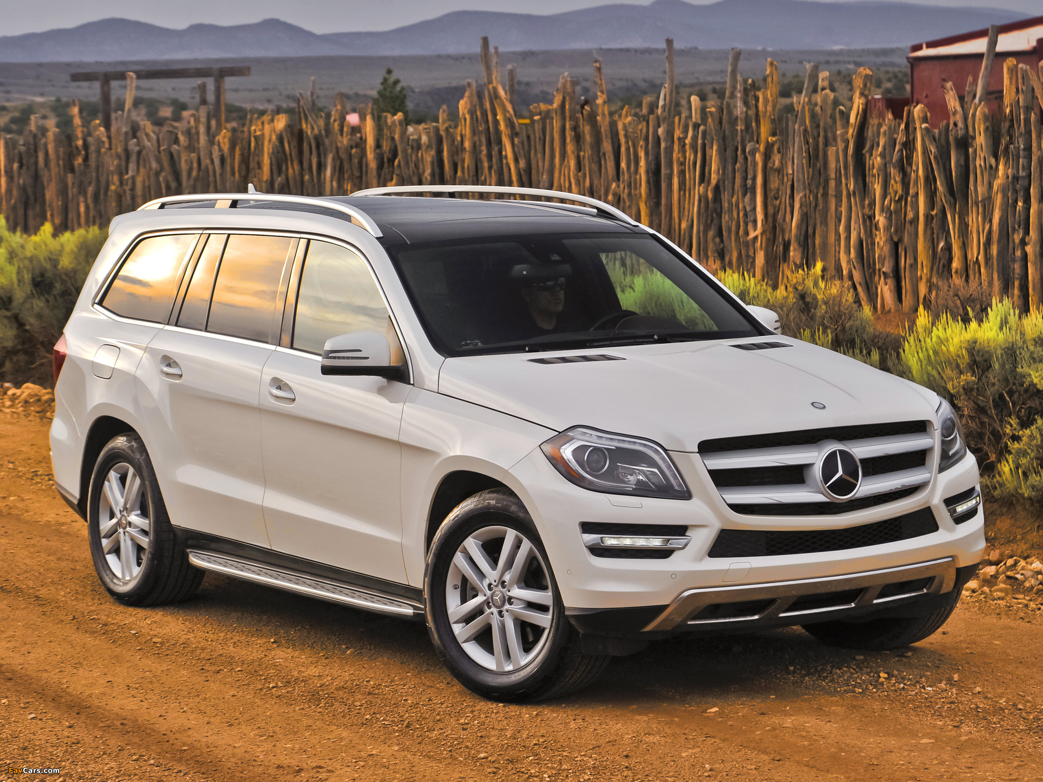 Mercedes-Benz GL 350 BlueTec US-spec (X166) 2012 images (2048 x 1536)