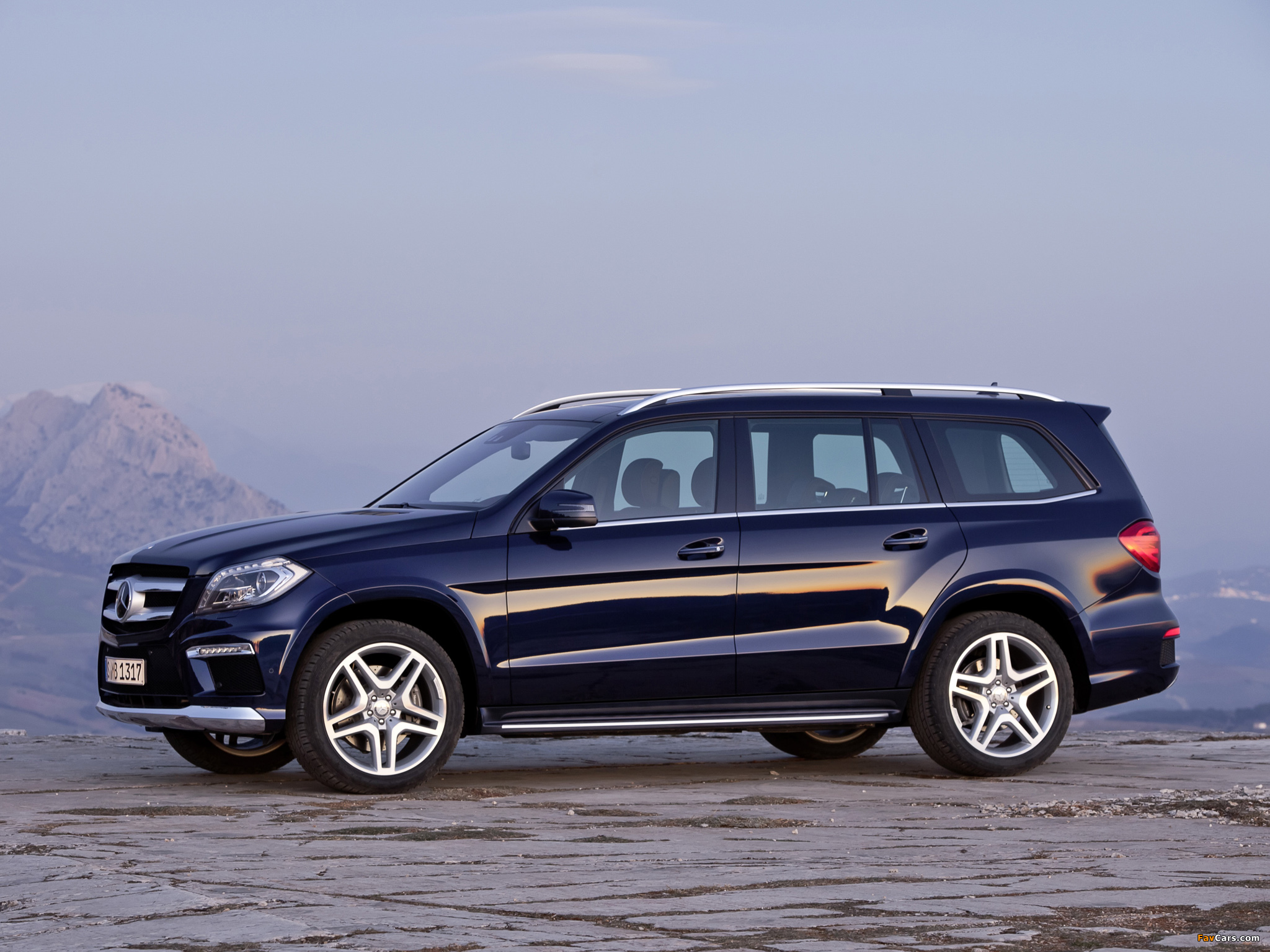 Mercedes-Benz GL 350 BlueTec AMG Sports Package (X166) 2012 images (2048 x 1536)