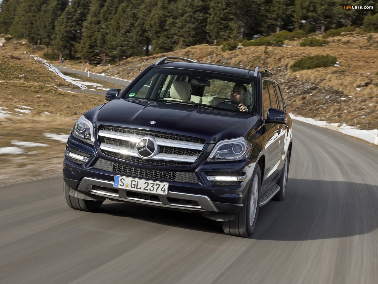 Mercedes-Benz GL 500 BlueEfficiency (X166) 2012 images (1280 x 960)