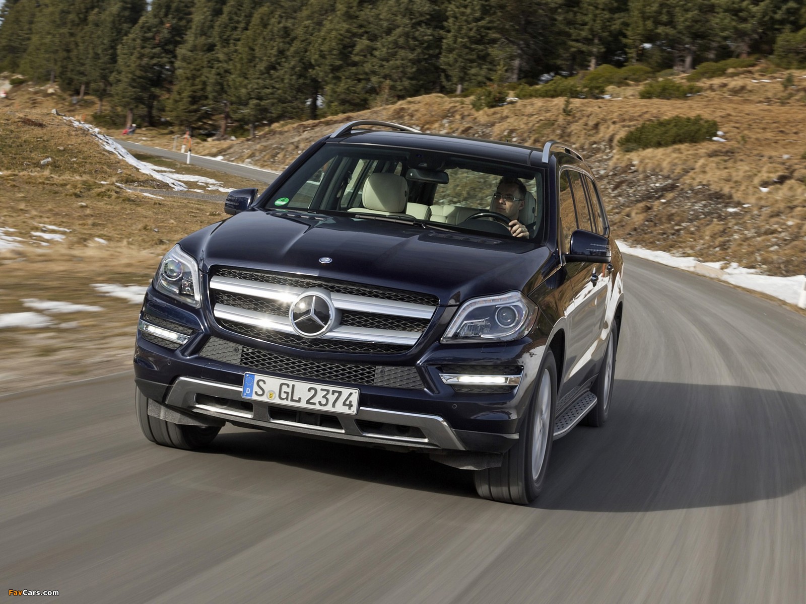 Mercedes-Benz GL 500 BlueEfficiency (X166) 2012 images (1600 x 1200)