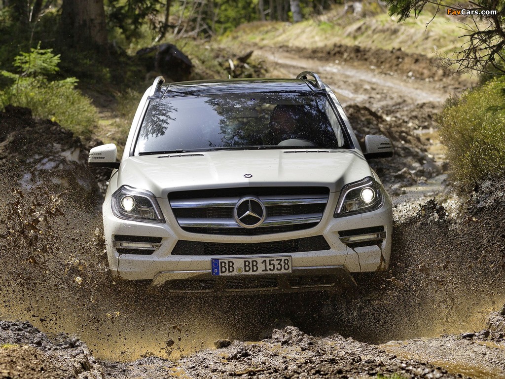 Mercedes-Benz GL 500 BlueEfficiency (X166) 2012 photos (1024 x 768)