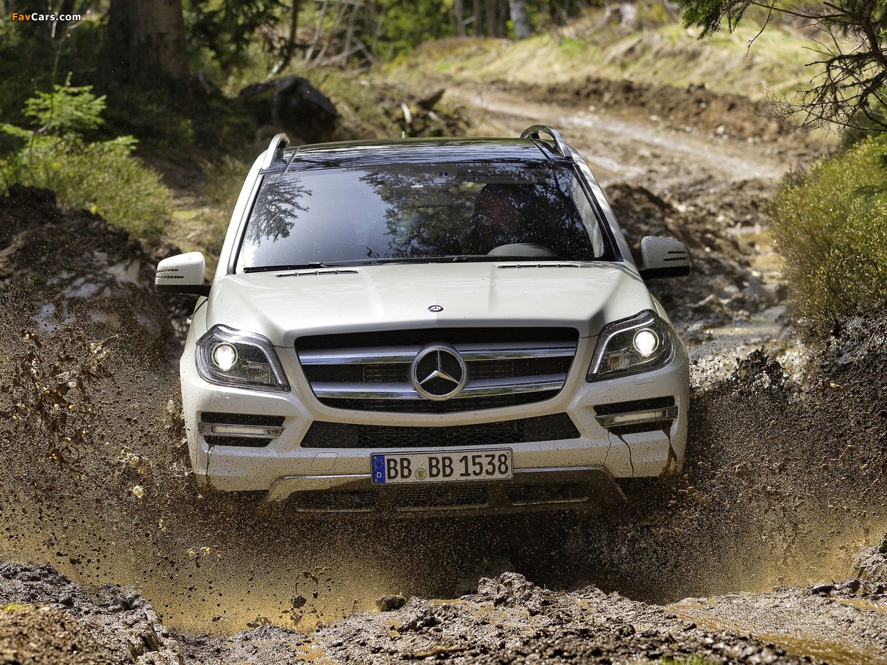 Mercedes-Benz GL 500 BlueEfficiency (X166) 2012 photos (1280 x 960)