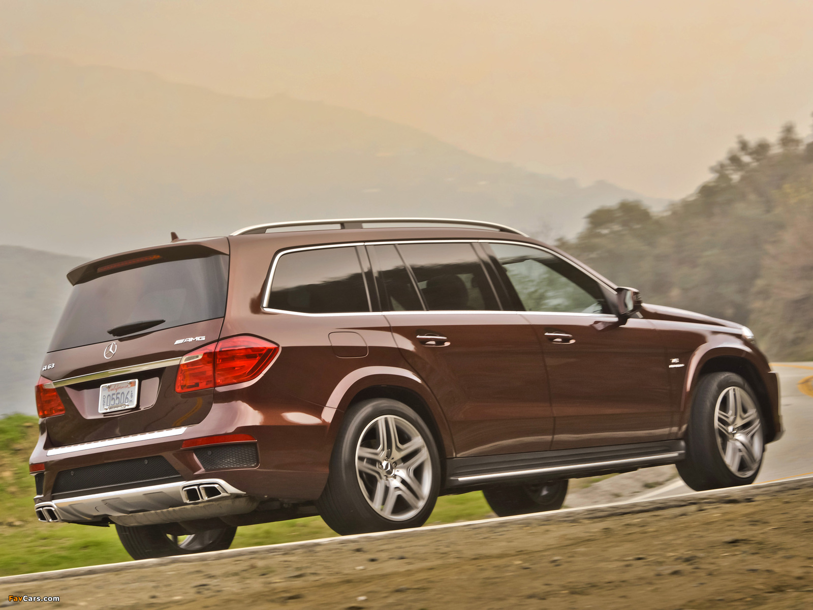 Mercedes-Benz GL 63 AMG US-spec (X166) 2012 photos (1600 x 1200)