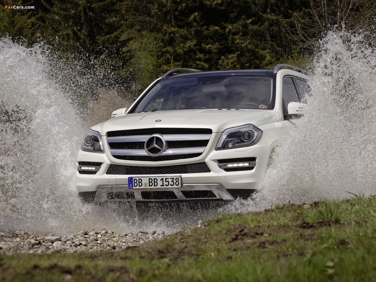Mercedes-Benz GL 500 BlueEfficiency (X166) 2012 pictures (1280 x 960)