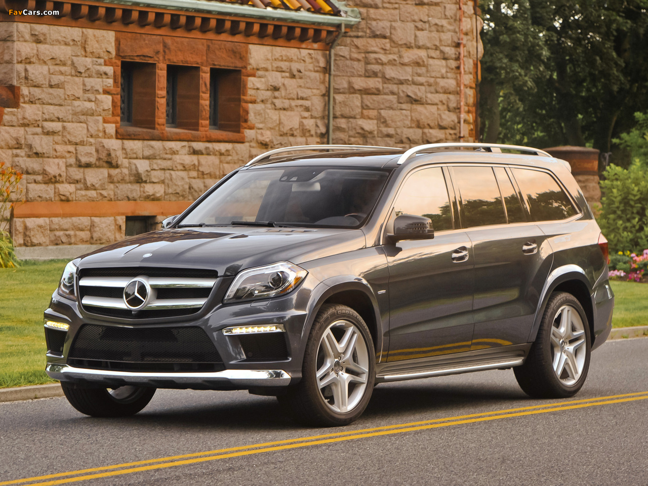 Mercedes-Benz GL 550 AMG Sports Package (X166) 2012 pictures (1280 x 960)