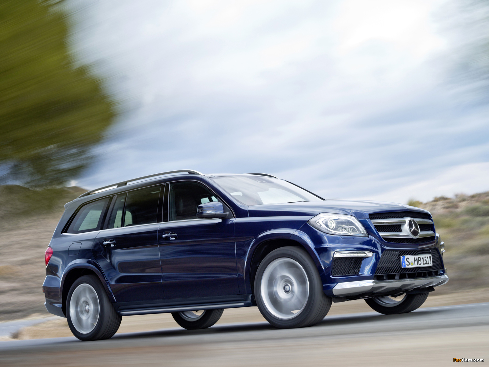 Mercedes-Benz GL 350 BlueTec AMG Sports Package (X166) 2012 pictures (1600 x 1200)