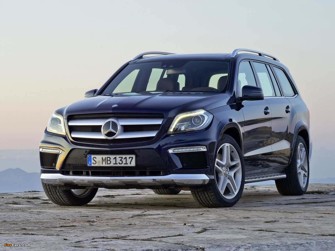 Mercedes-Benz GL 350 BlueTec AMG Sports Package (X166) 2012 wallpapers (1280 x 960)