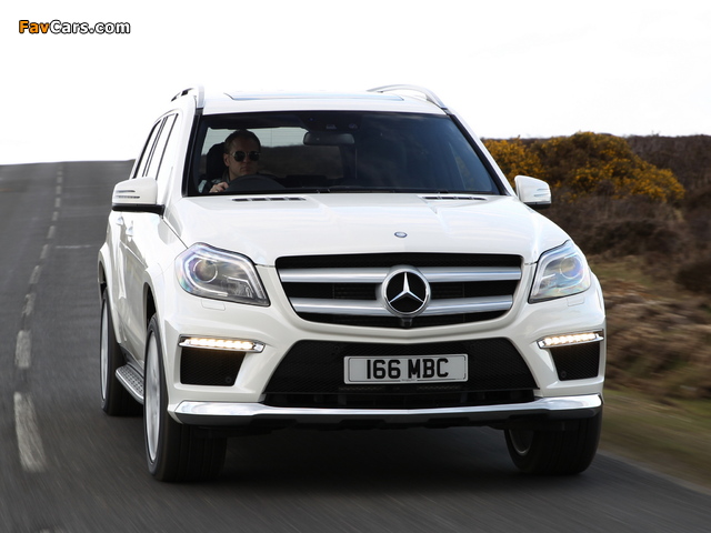 Mercedes-Benz GL 350 BlueTec AMG Sports Package UK-spec (X166) 2013 images (640 x 480)