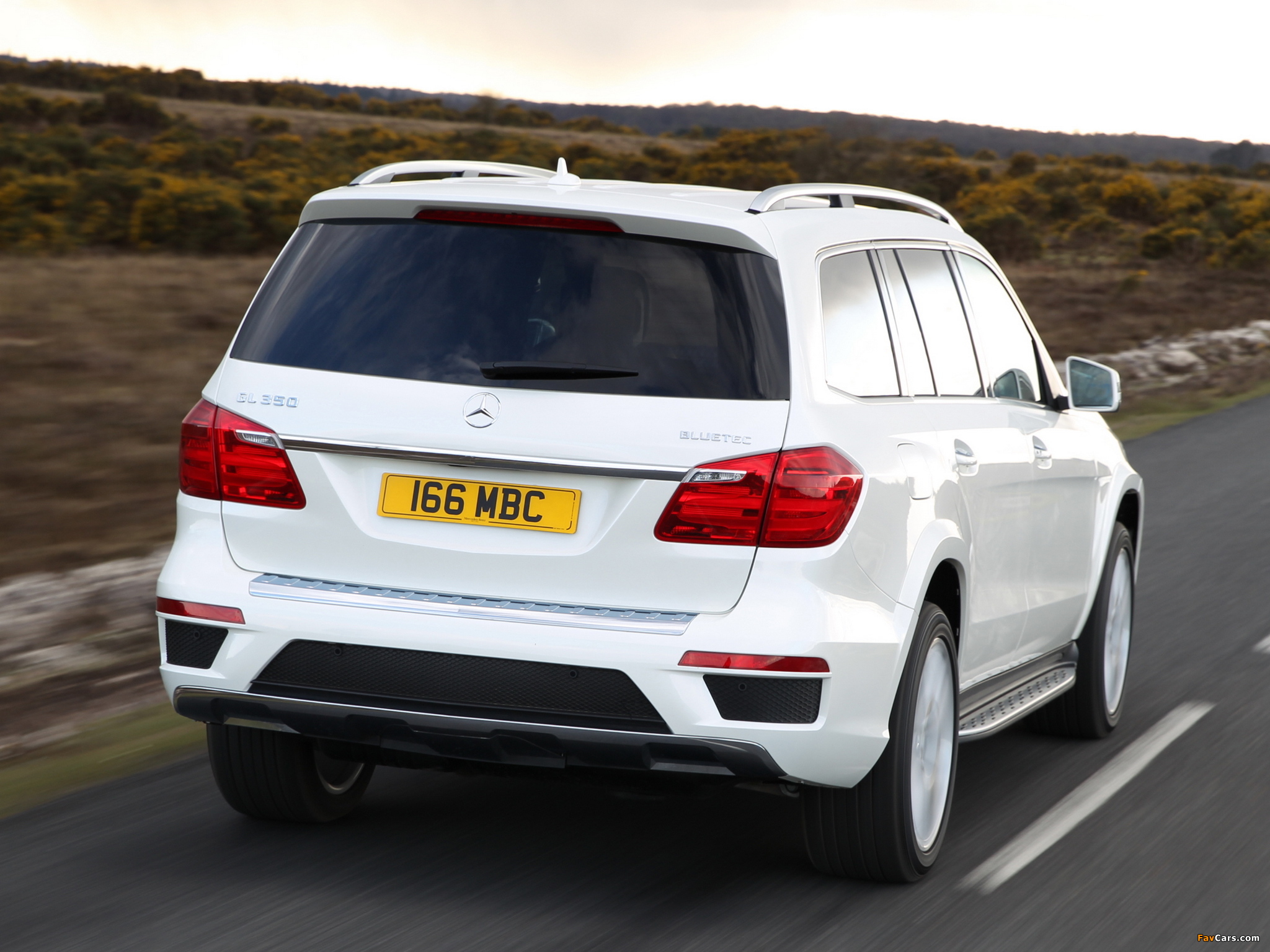 Mercedes-Benz GL 350 BlueTec AMG Sports Package UK-spec (X166) 2013 photos (2048 x 1536)