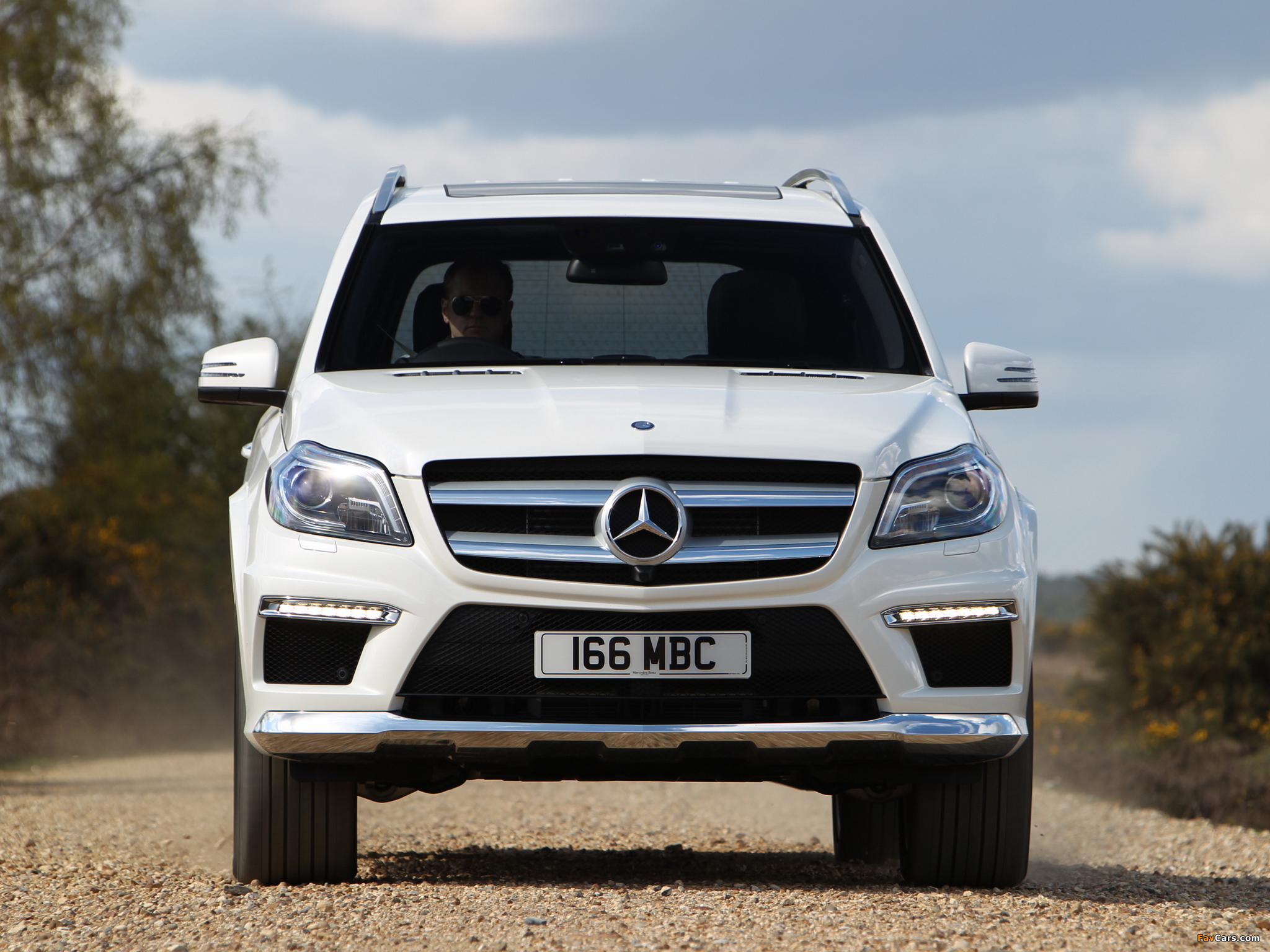 Mercedes-Benz GL 350 BlueTec AMG Sports Package UK-spec (X166) 2013 wallpapers (2048 x 1536)