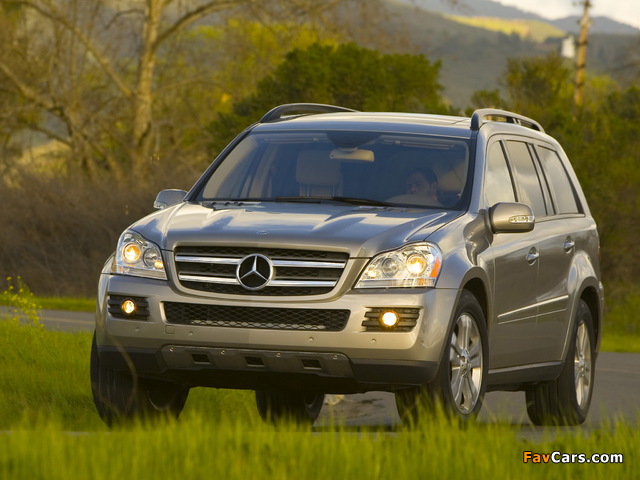Photos of Mercedes-Benz GL 450 US-spec (X164) 2006–09 (640 x 480)